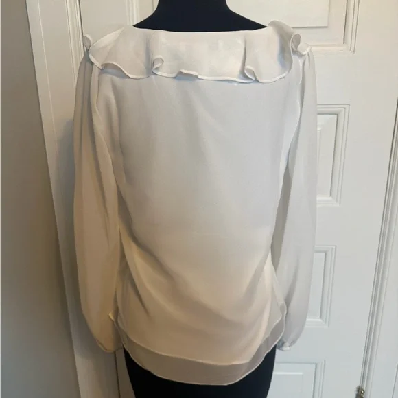 White House Black Market White Ruffle Blouse NWT Sz XS - Picture 3 of 5